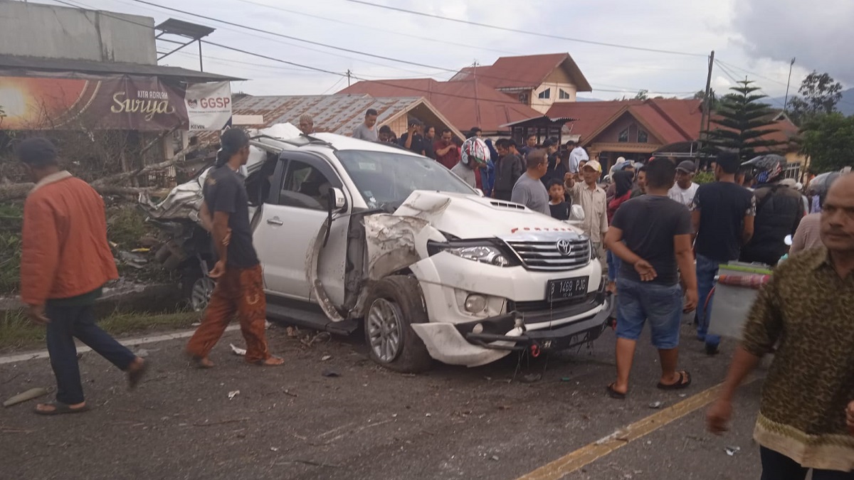kecelakaan beruntun di kawasan Panyalaian Padang Panjang 2.jpeg